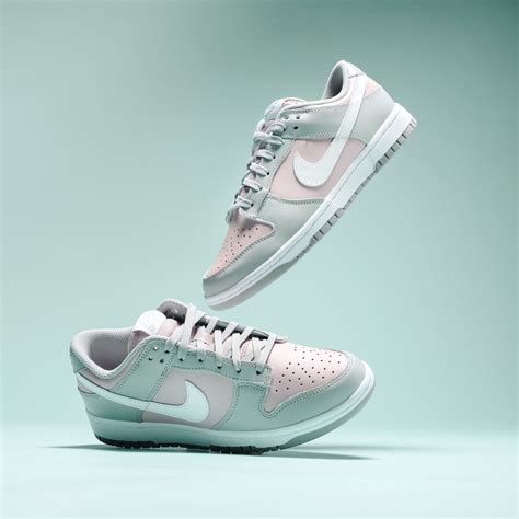 popular nike dunks low women